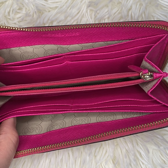 Michael Kors Crossgrain Leather Wallet - Picture 13 of 13